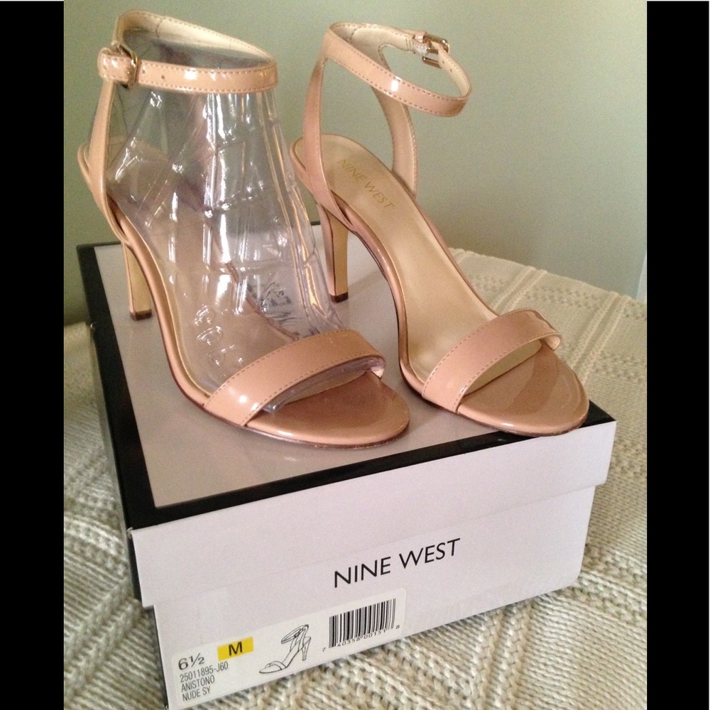 Nine West nude heels 6.5